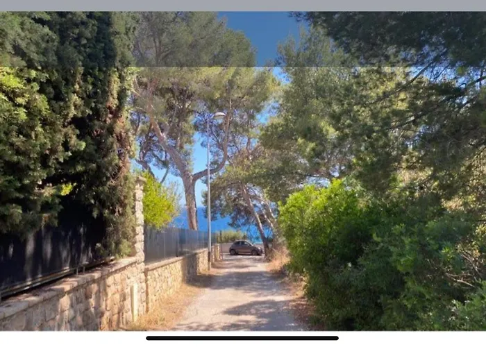 Maisonnette Climatisee A Louer Dans Fermee Proche Bandol