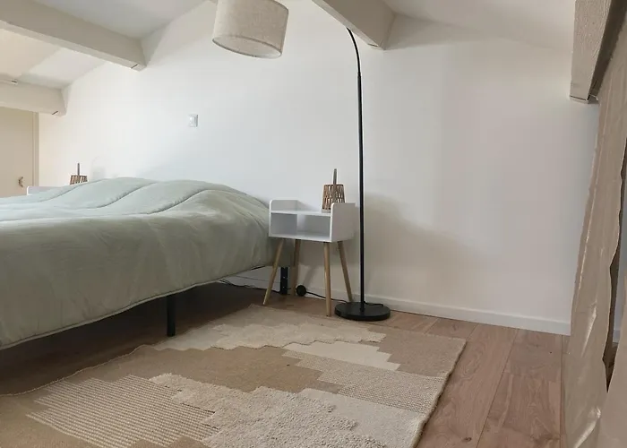 Apartment Maisonnette Climatisee A Louer Dans Fermee Proche